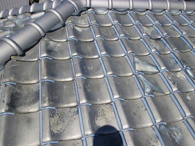 明石市の屋根補修工事を行ったご自宅で施工した横・縦ラバーロック